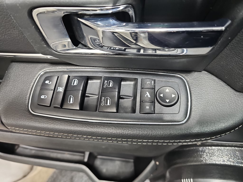 Used 2017 RAM 1500 Laramie w/ Convenience Group AWD/4WD image 26