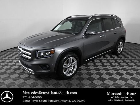 Used 2022 Mercedes-Benz GLB 250 4MATIC image 1
