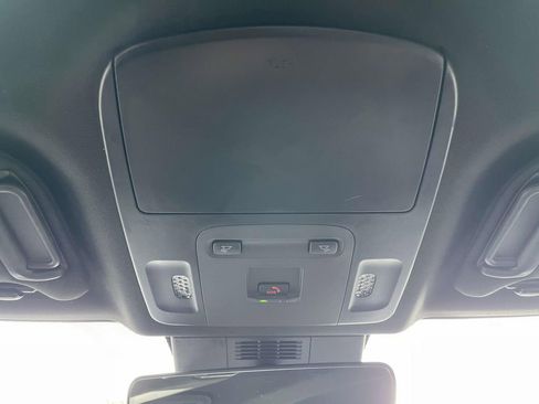 Used 2025 Toyota Camry SE image 32