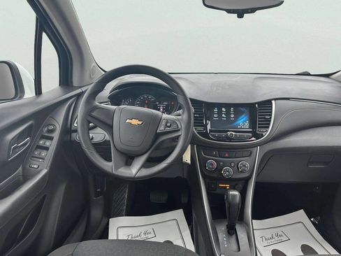 Used 2017 Chevrolet Trax LS AWD/4WD image 17