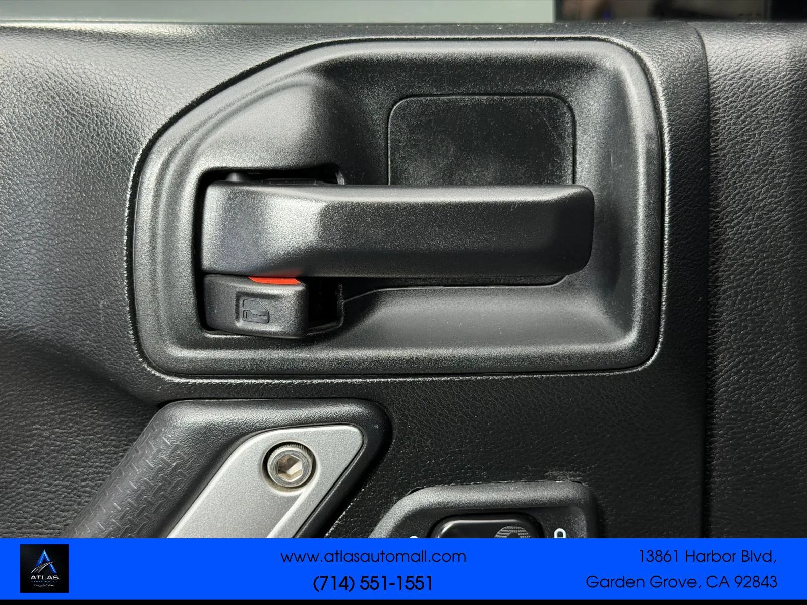 Used 2018 Jeep Wrangler Unlimited Sahara AWD/4WD image 22