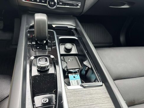 Used 2025 Volvo XC60 B5 Plus w/ Protection Package Premier image 26