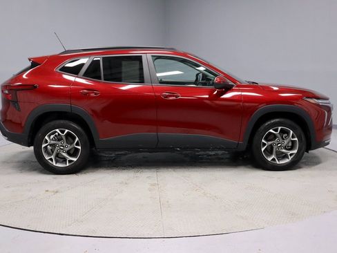 Used 2024 Chevrolet Trax LT w/ Driver Confidence Package image 12