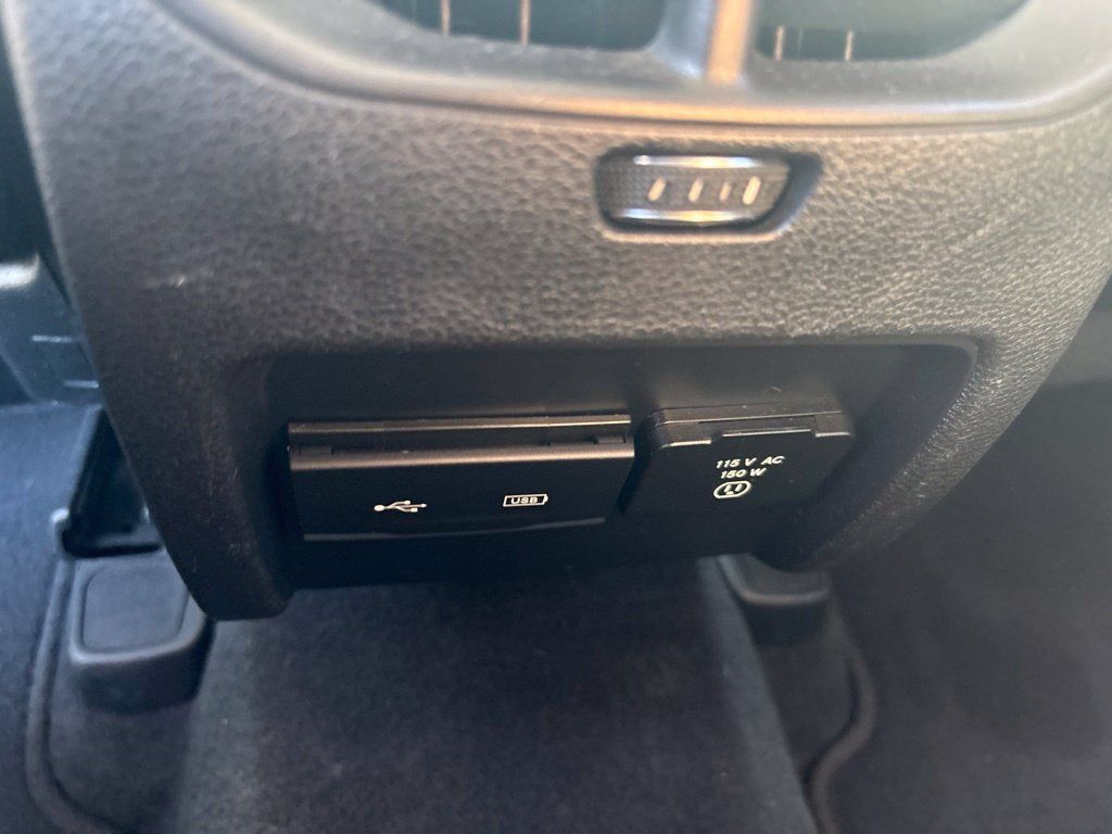 Used 2019 Jeep Cherokee Limited AWD/4WD image 26