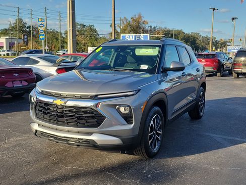 Used 2024 Chevrolet TrailBlazer LT w/ Driver Confidence Package image 3