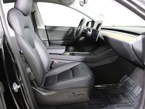 Used 2021 Tesla Model Y Performance image 13