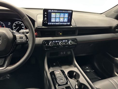 Certified 2025 Honda Pilot TrailSport image 22