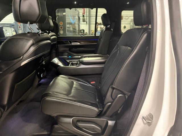 Used 2023 Jeep Grand Wagoneer 4WD image 32