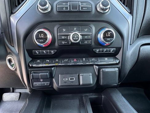 Used 2019 GMC Sierra 1500 SLT w/ SLT Premium Plus Package AWD/4WD image 35