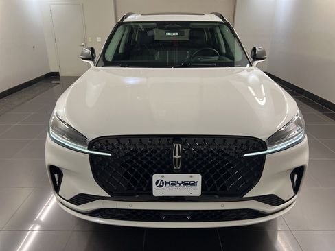 New 2026 Lincoln Aviator AWD image 2