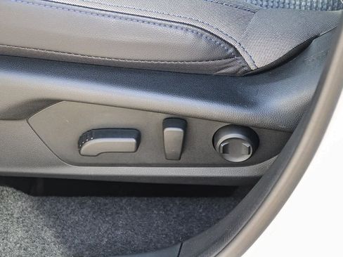 Used 2025 Subaru Forester Premium AWD/4WD image 16