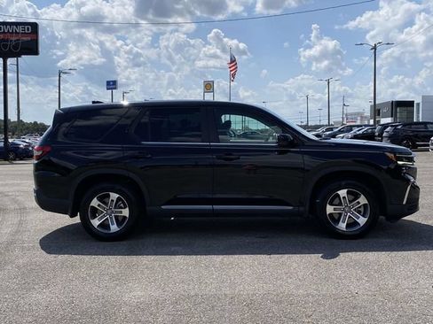 Used 2025 Honda Pilot EX-L image 2