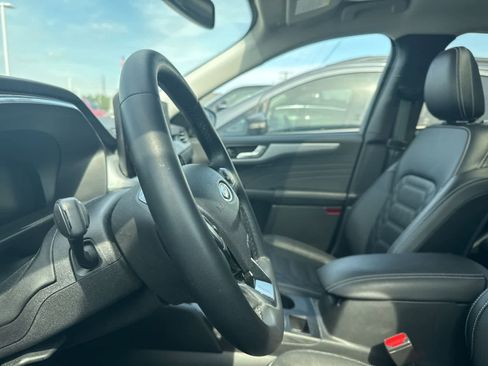 Used 2023 Ford Escape Platinum w/ Premium Technology Package AWD/4WD image 33