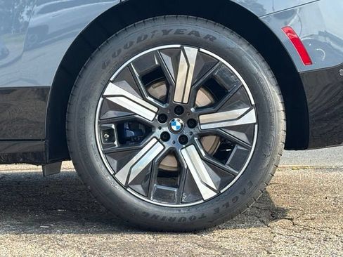 Used 2025 BMW iX xDrive50 AWD/4WD image 4