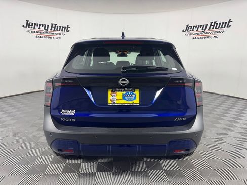 Used 2025 Nissan Kicks S AWD/4WD image 7