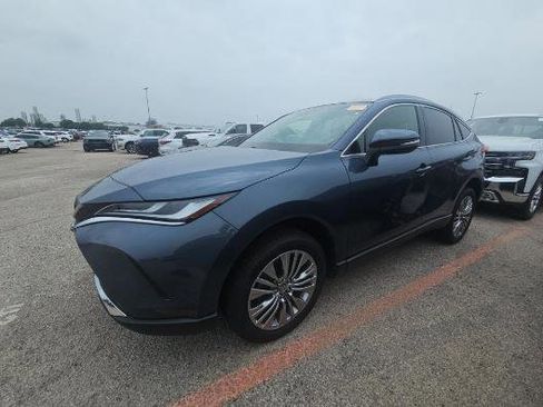 Used 2022 Toyota Venza Limited AWD/4WD image 16