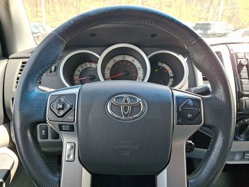 Used 2015 Toyota Tacoma 4x4 Access Cab V6 w/ SR5 Package image 18