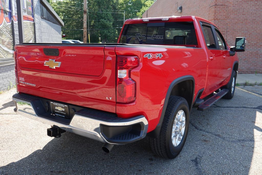 Used 2024 Chevrolet Silverado 2500 LT w/ Convenience Package AWD/4WD image 5
