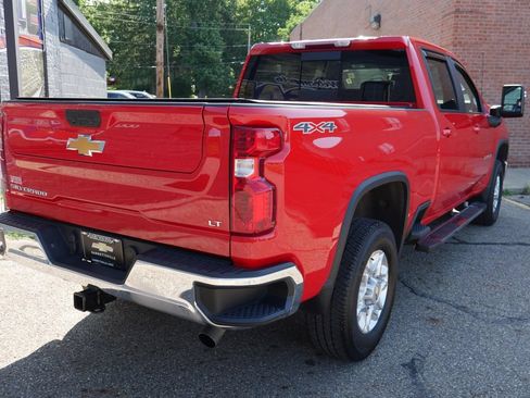 Used 2024 Chevrolet Silverado 2500 LT w/ Convenience Package AWD/4WD image 5