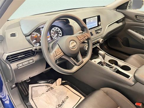 Used 2024 Nissan Altima 2.5 S image 10