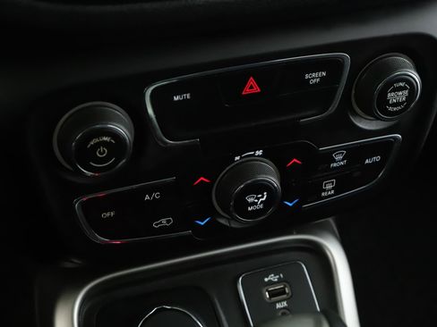 Used 2019 Jeep Compass Latitude w/ Popular Equipment Group image 14