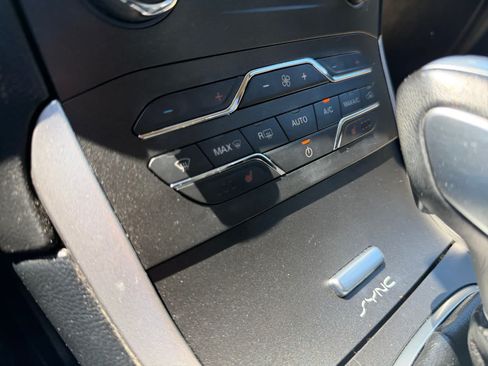 Used 2017 Ford Edge SEL w/ Equipment Group 201A AWD/4WD image 26
