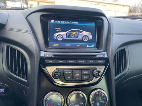 Used 2013 Hyundai Genesis 2.0T image 30