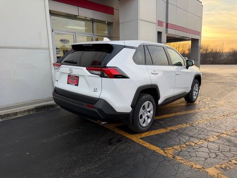 New 2025 Toyota RAV4 LE image 5