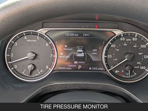 Used 2023 Nissan Rogue SV image 19