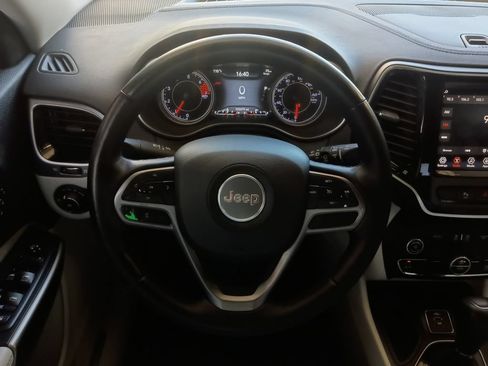 Used 2019 Jeep Cherokee Limited FWD image 21