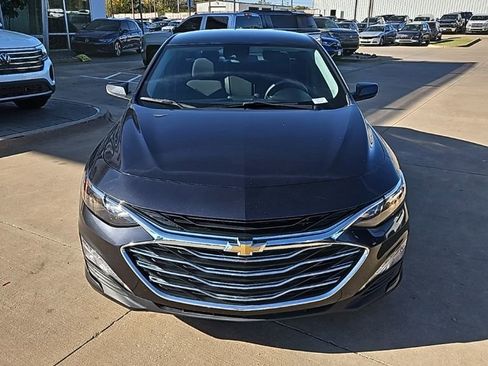 Used 2023 Chevrolet Malibu LT image 2
