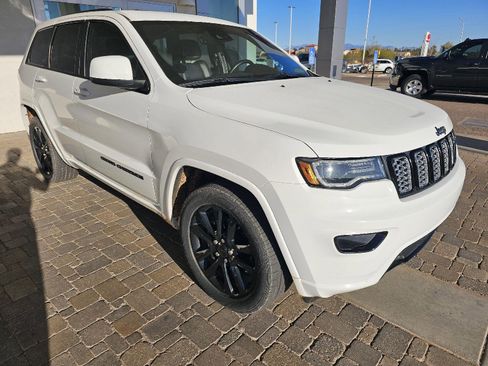 Used 2020 Jeep Grand Cherokee Altitude image 7