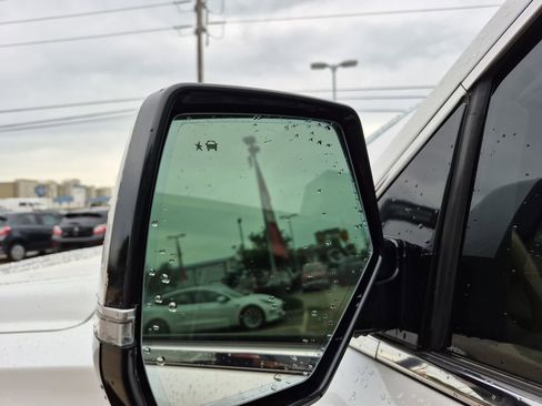 Used 2018 Cadillac Escalade Platinum image 43