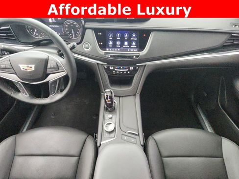 Used 2025 Cadillac XT5 Premium Luxury image 9