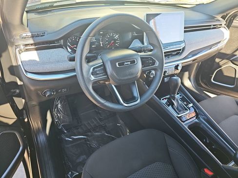 Used 2024 Jeep Compass Sport image 15