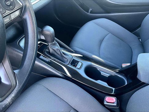 Used 2021 Toyota Corolla LE image 13