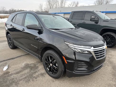 Used 2024 Chevrolet Equinox LS w/ LS Convenience Package image 11