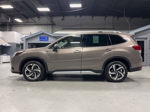 Used 2023 Subaru Forester Touring image 5