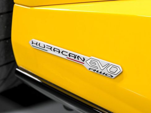 Used 2022 Lamborghini Huracan EVO RWD image 56