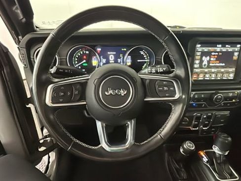 Used 2022 Jeep Wrangler Unlimited Sahara w/ Cold Weather Group AWD/4WD image 14