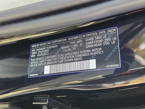 Used 2025 Volvo XC60 T8 Plus w/ Protection Package Premier image 26