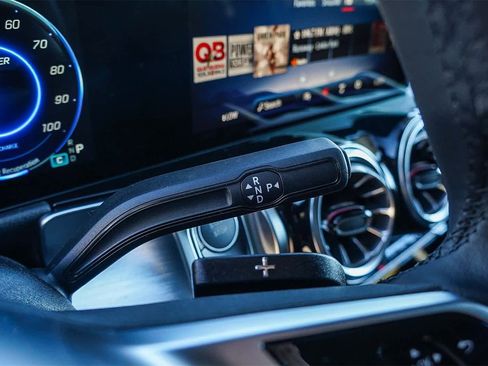 New 2025 Mercedes-Benz EQB 300 4MATIC image 21