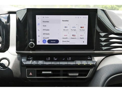 Used 2025 Toyota Camry SE w/ Convenience Package FWD image 22