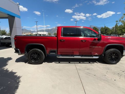 Used 2022 Chevrolet Silverado 3500 LTZ w/ LTZ Plus Package image 9