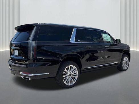 New 2026 Cadillac Escalade ESV Luxury AWD/4WD image 5