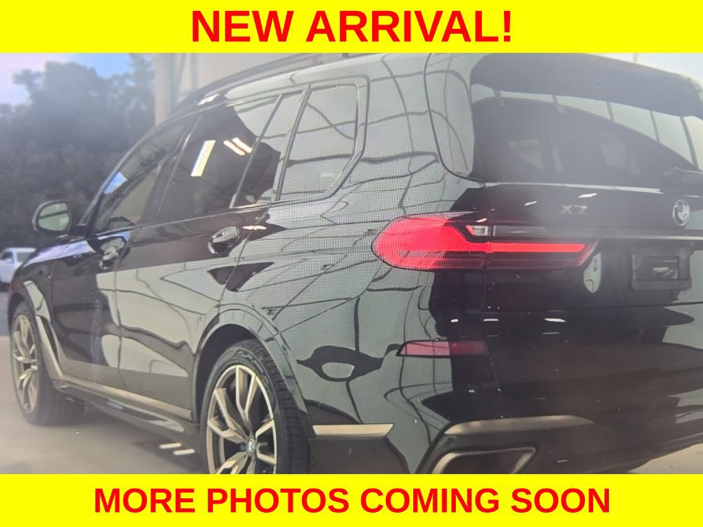 Used 2021 BMW X7 M50i w/ Dynamic Handling Package AWD/4WD image 11