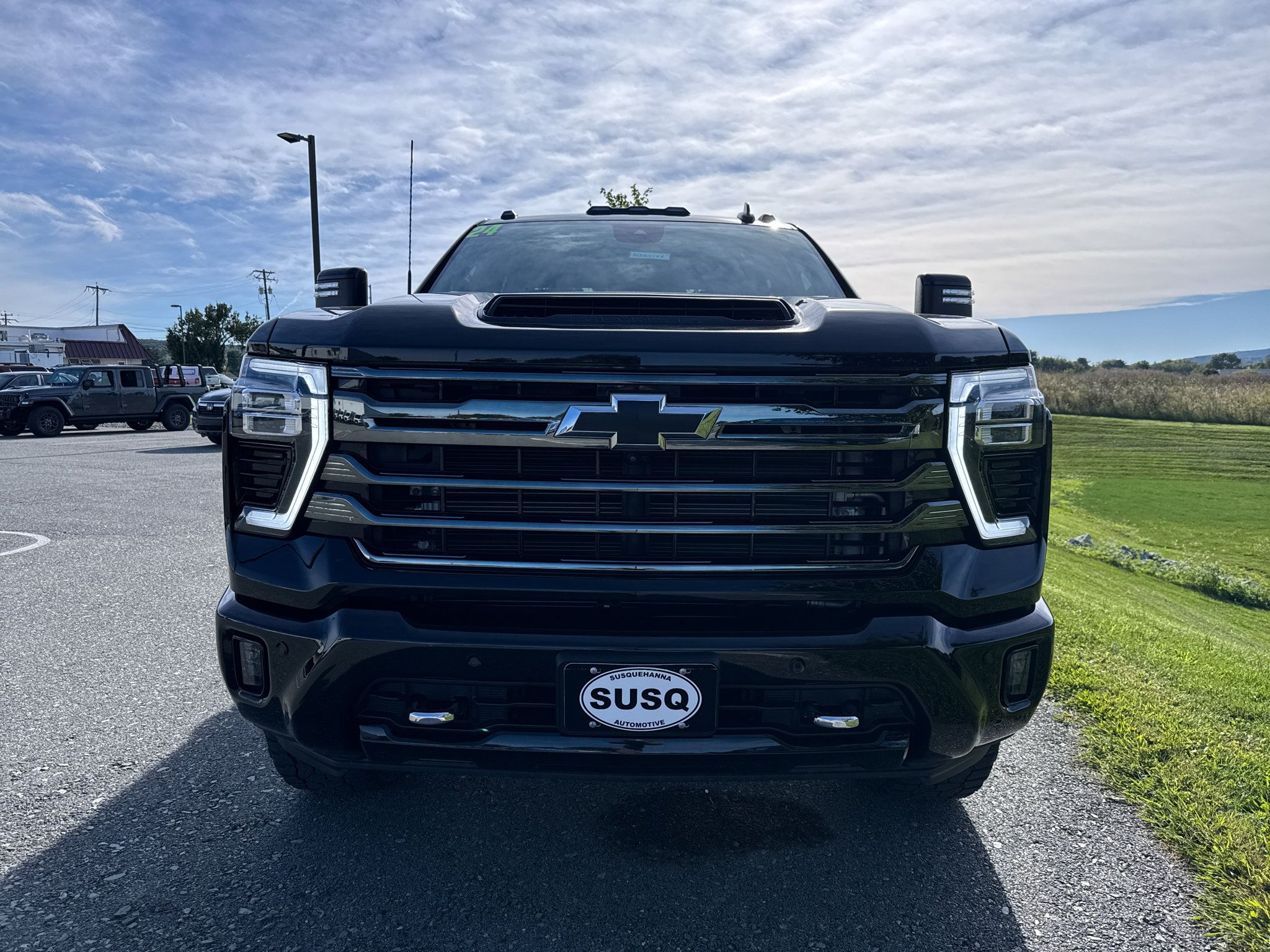 Used 2024 Chevrolet Silverado 2500 High Country w/ High Country Premium Package AWD/4WD image 13