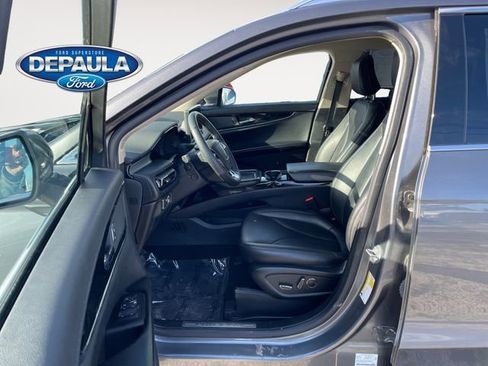 Used 2022 Lincoln Nautilus AWD w/ Premium Package image 11