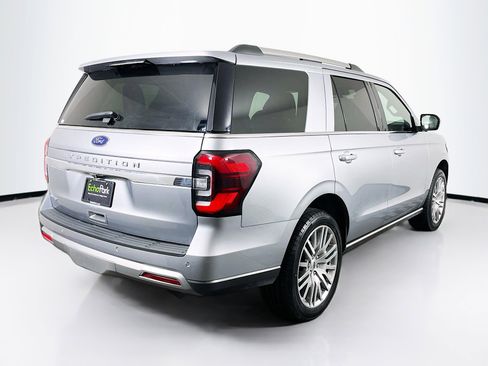 Used 2024 Ford Expedition Limited image 9