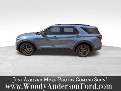 Used 2025 Ford Explorer ST w/ Sun And Sound Package AWD/4WD image 4